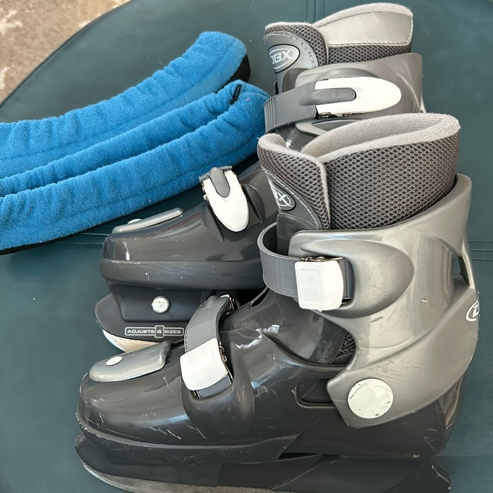 DBX ADJ 12-1 Youth Softboot Skate Grey Adjustable